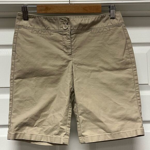 Ann Taylor Tan Stretch Walking Shorts sz 2 EUC - Picture 1 of 4